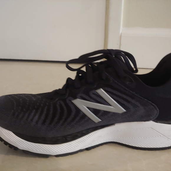 New Balance Women's W860B11 - Picture 10 of 11